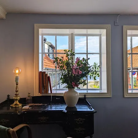 Naesgaarden Guest house *